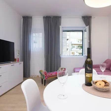 Oasis In Center Of Apartman