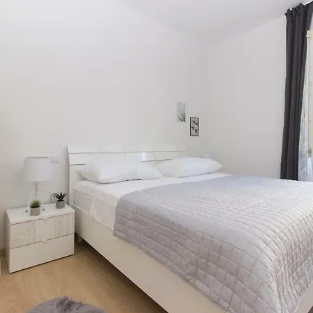 Oasis In Center Of Apartman *